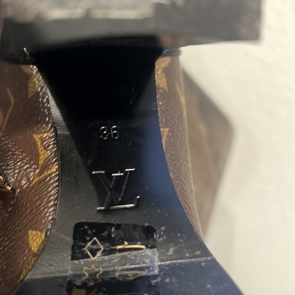 Louis Vuitton Boots - Picture 9 of 9